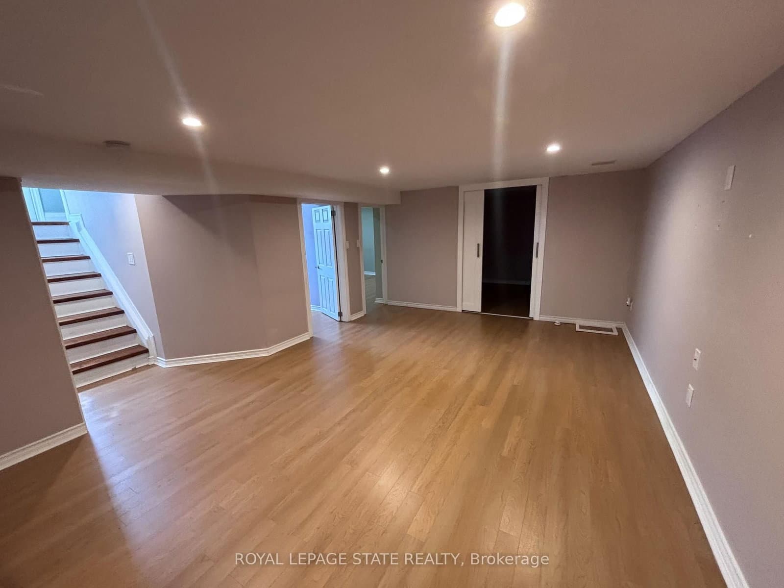 48 Mountain Avenue N thumbnail 35
