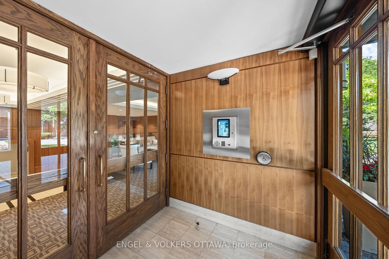 111 Echo Drive, Unit 103 thumbnail 2