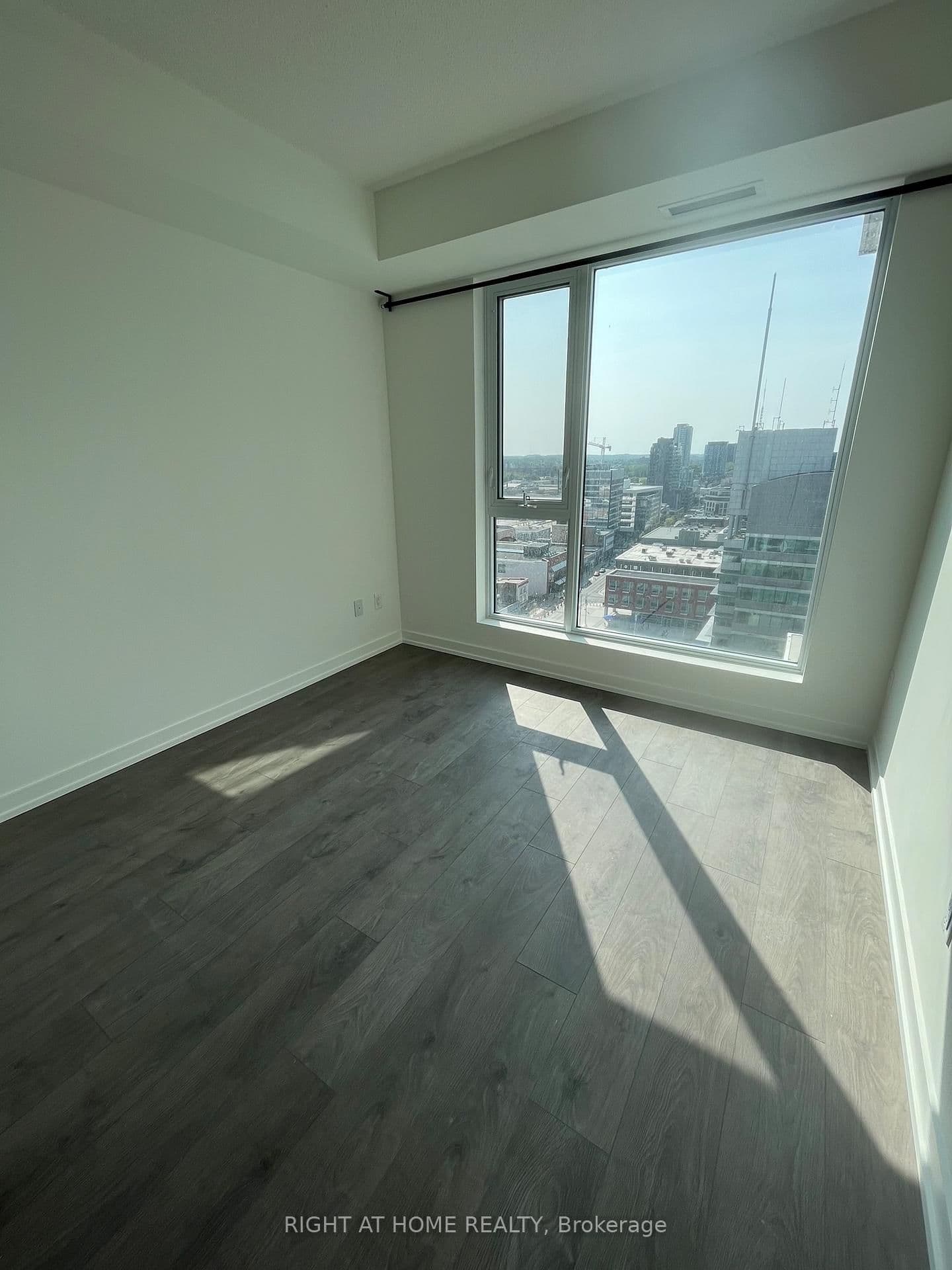 55 Duke Street W, Unit 1501 thumbnail 7