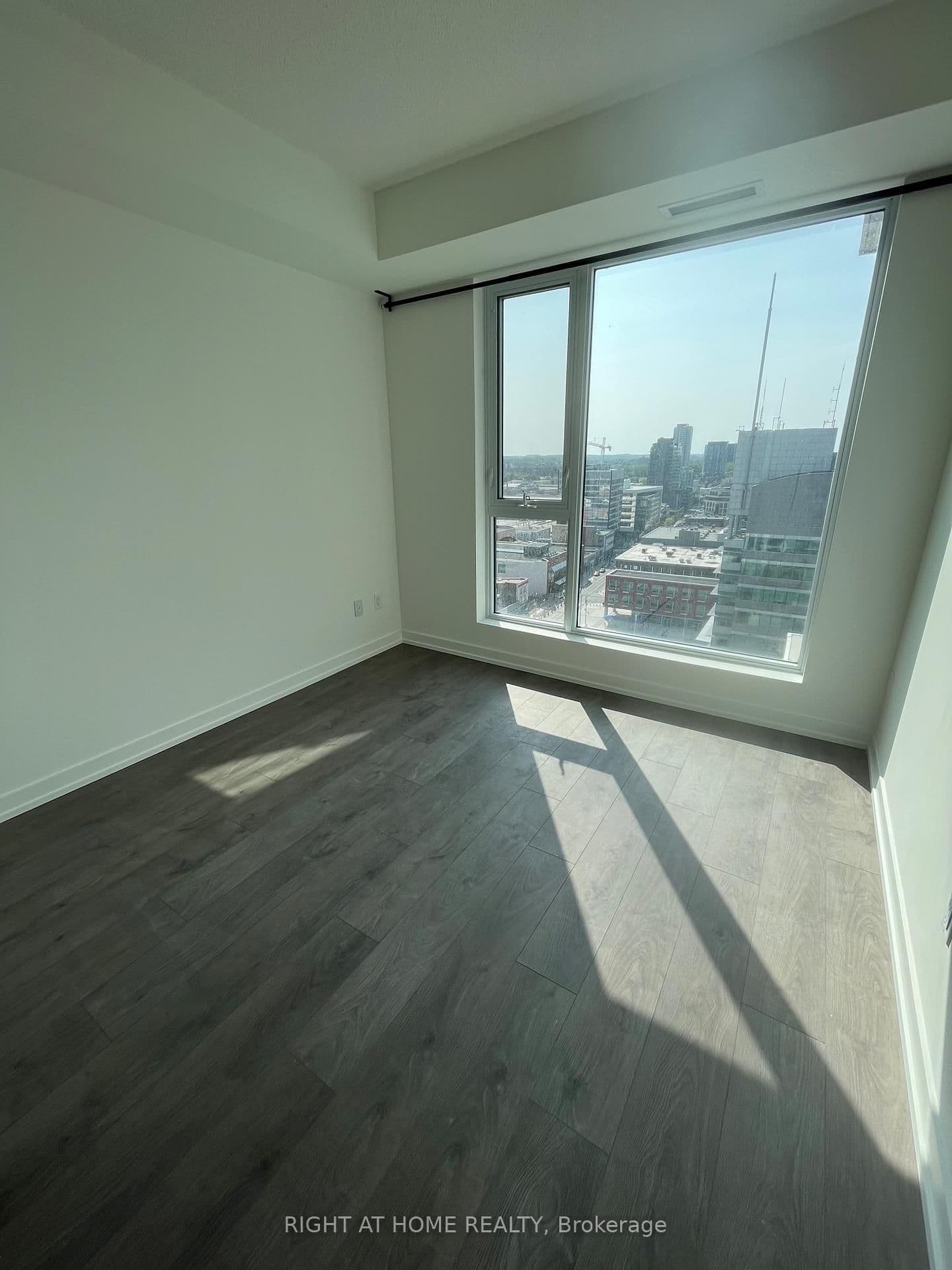 55 Duke Street W, Unit 1501 thumbnail 8