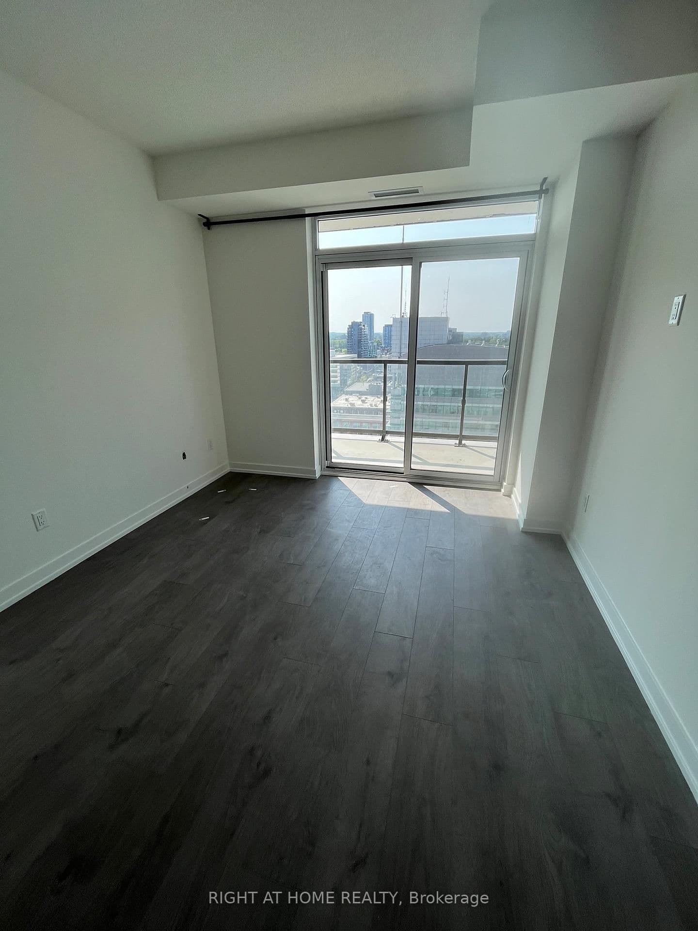 55 Duke Street W, Unit 1501 thumbnail 9