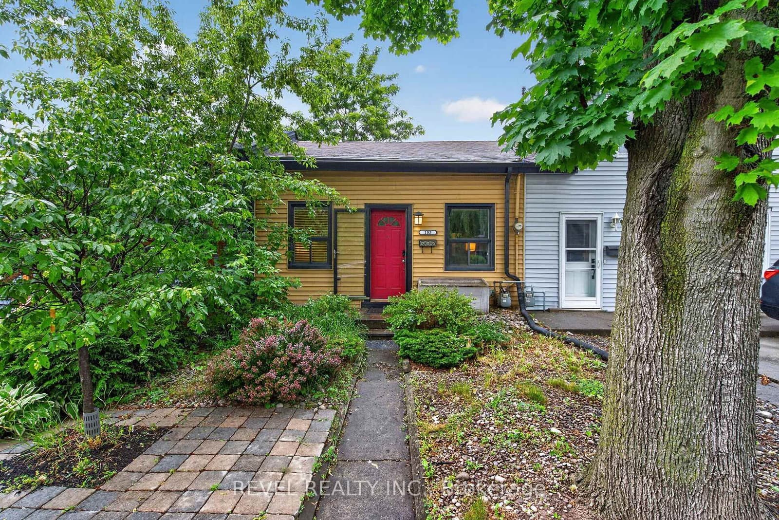 153 Ferrie Street E - Image 1