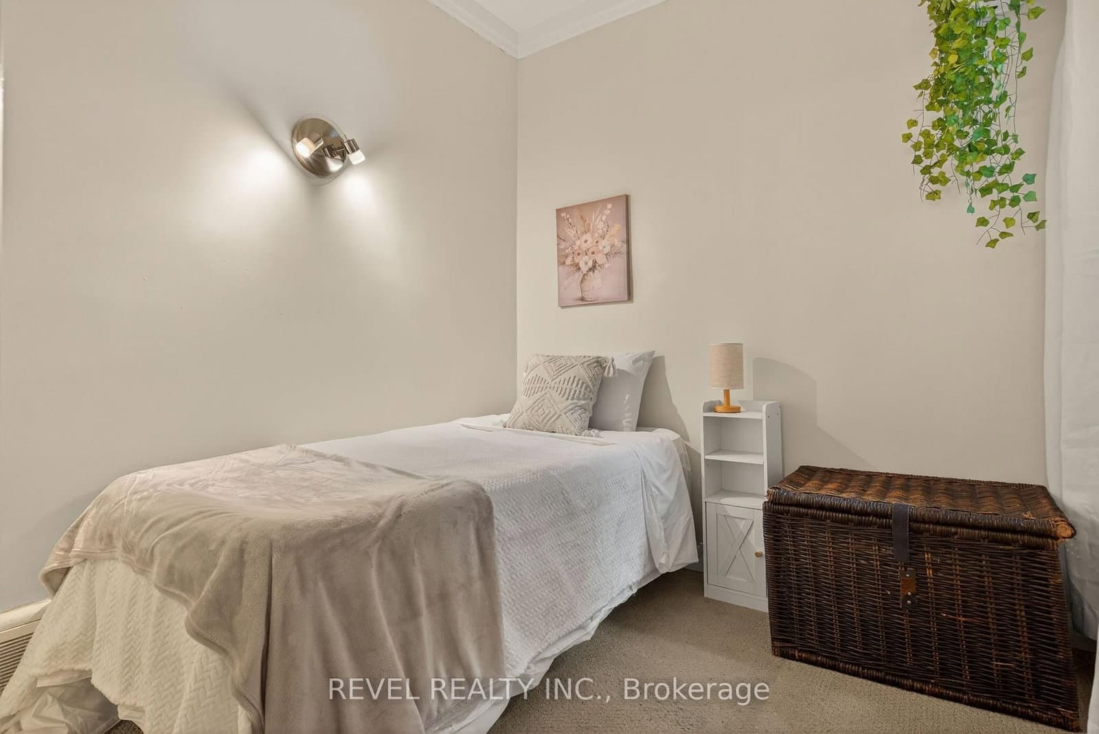 153 Ferrie Street E thumbnail 26