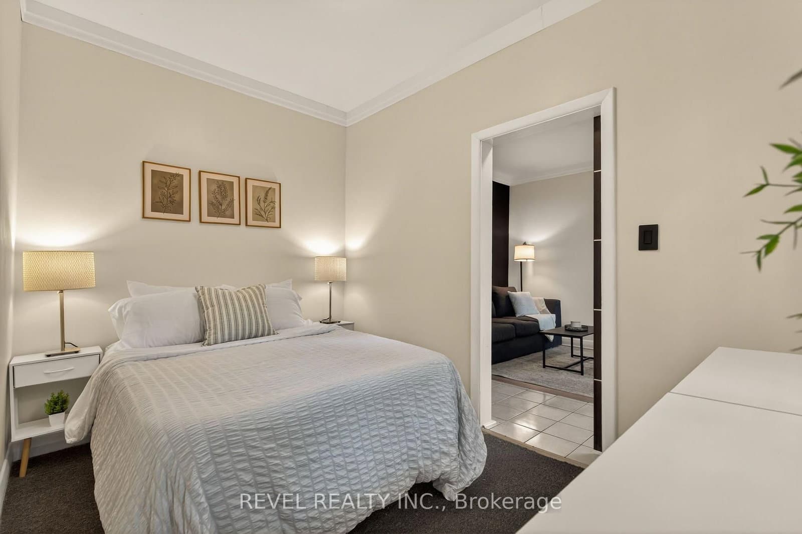 153 Ferrie Street E thumbnail 33