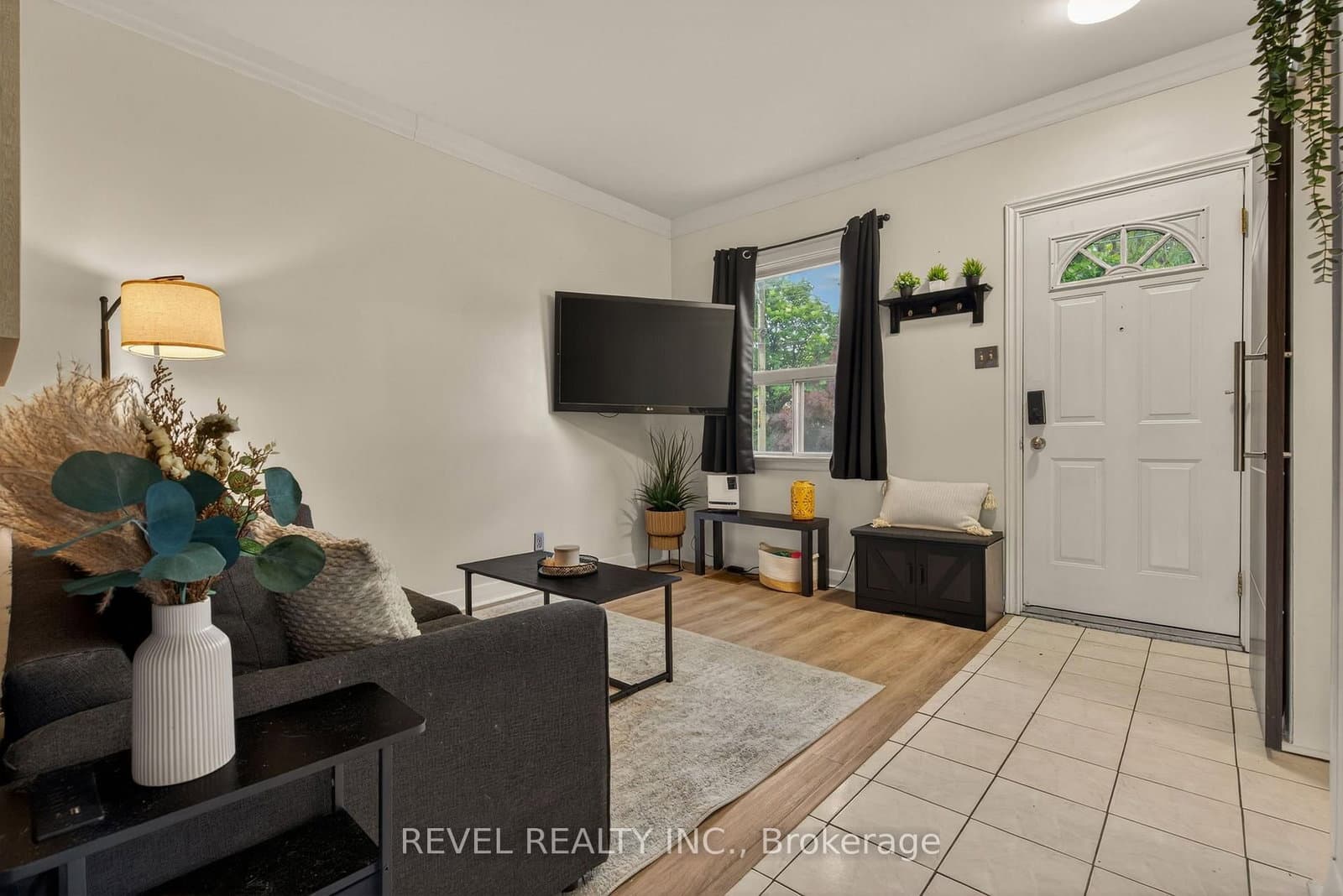153 Ferrie Street E thumbnail 6