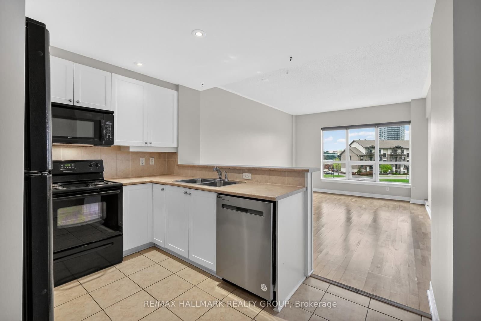 1005 Beauparc Private, Unit 301 thumbnail 10
