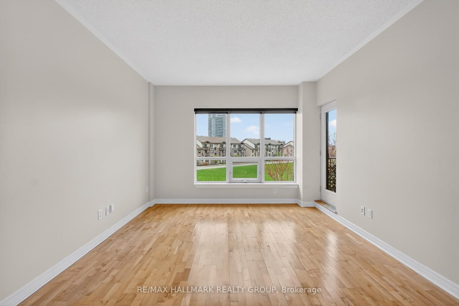 1005 Beauparc Private, Unit 301 thumbnail 16