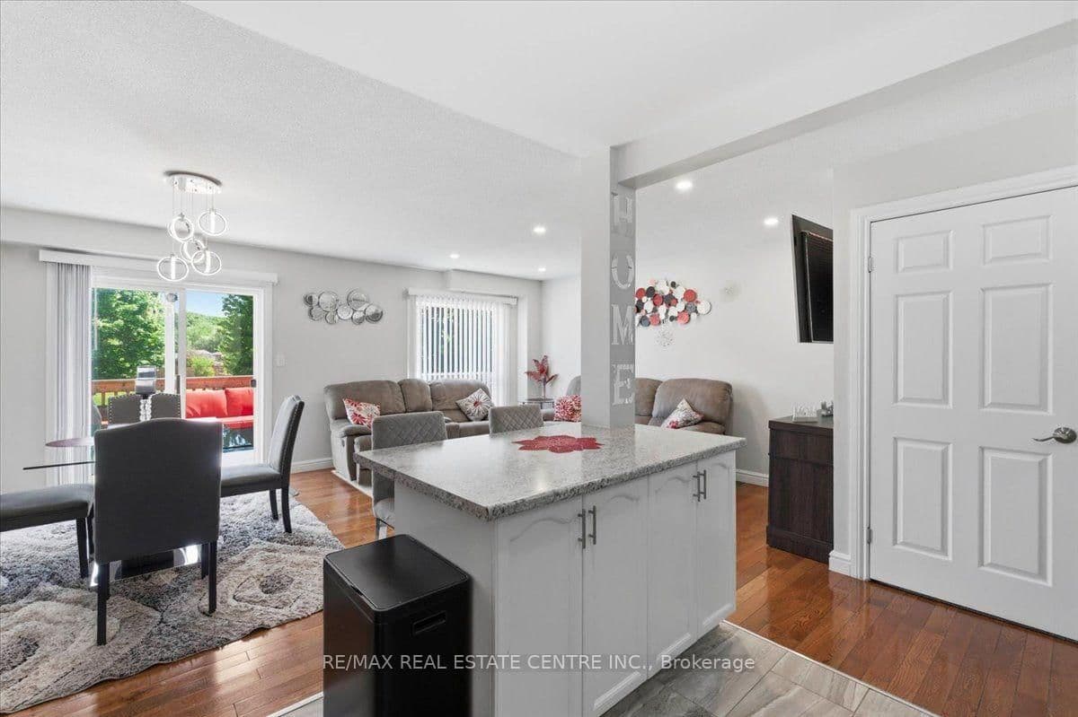 84 Westmeadow Drive, Unit 1 thumbnail 11