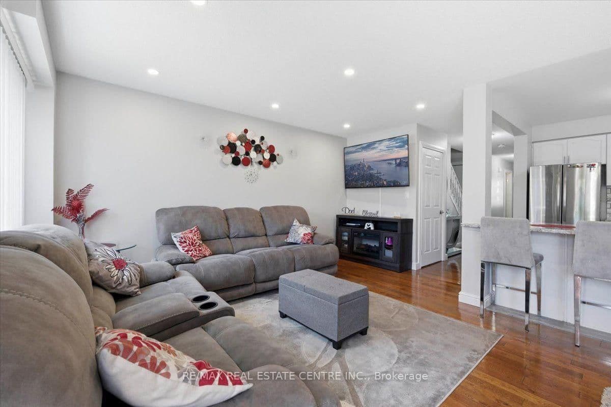 84 Westmeadow Drive, Unit 1 thumbnail 17