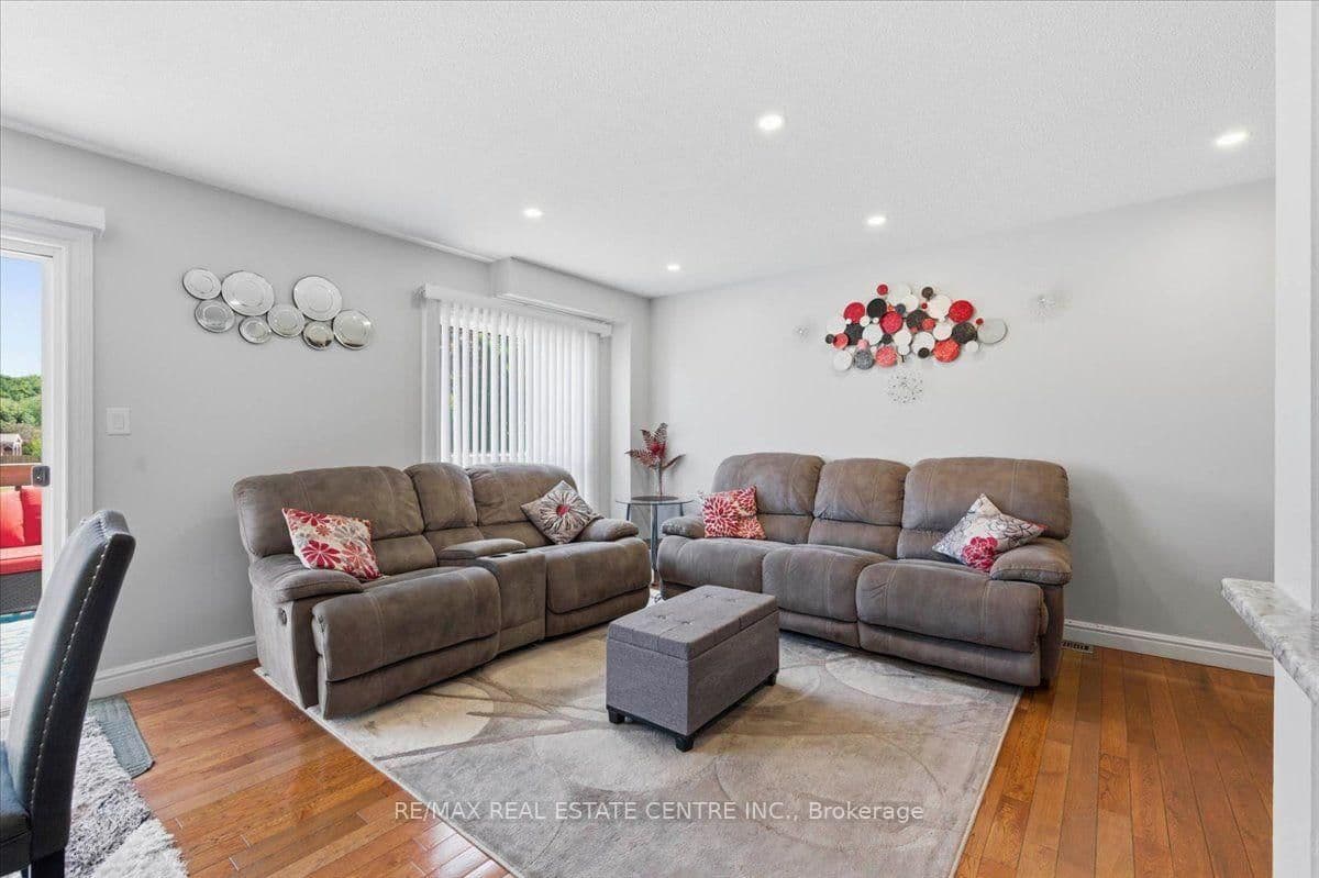 84 Westmeadow Drive, Unit 1 thumbnail 19
