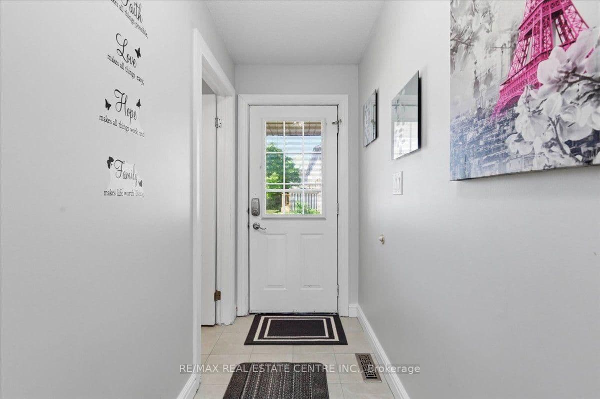 84 Westmeadow Drive, Unit 1 thumbnail 7