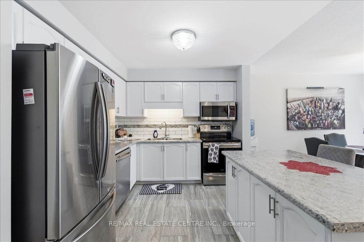 84 Westmeadow Drive, Unit 1 thumbnail 8