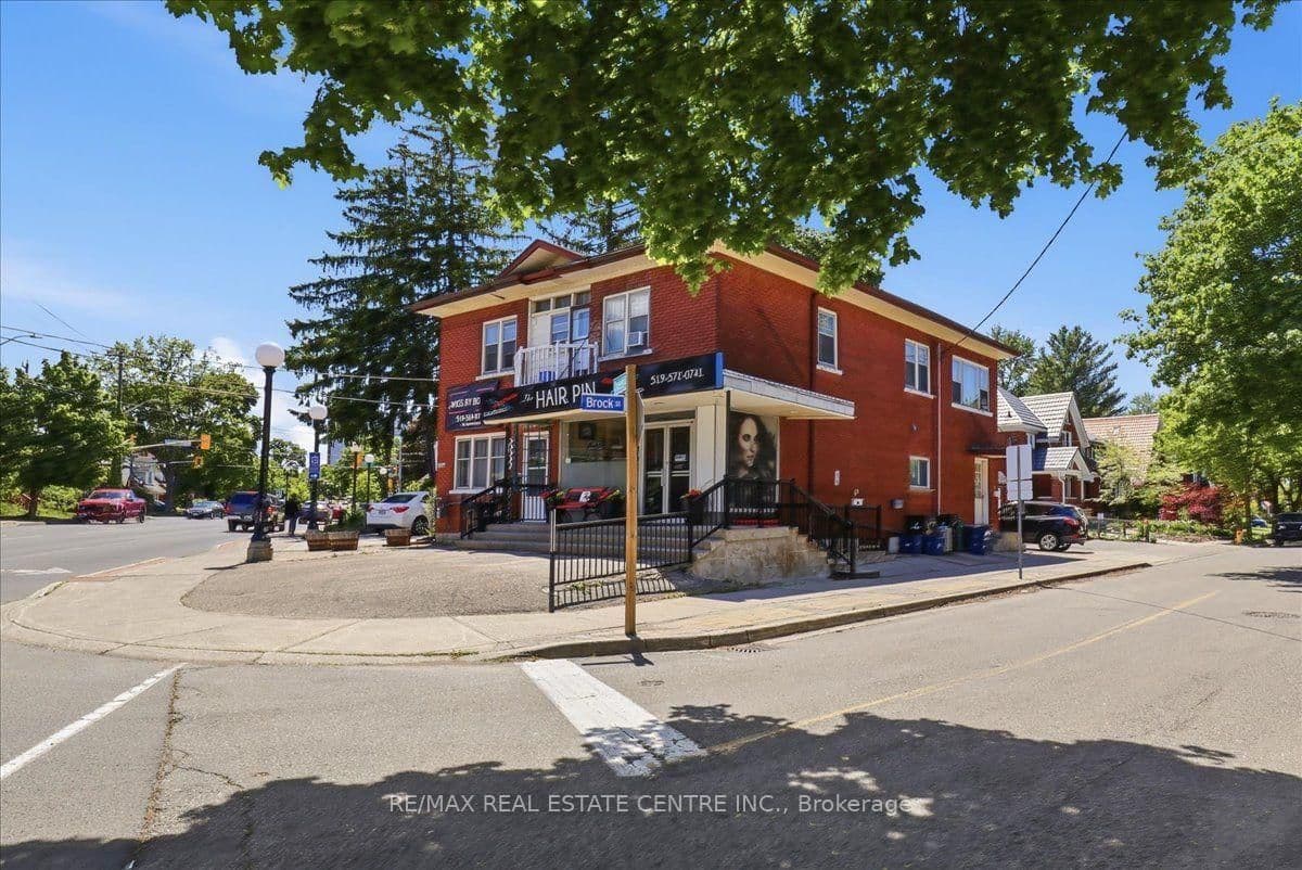 744 Queen Street S thumbnail 2