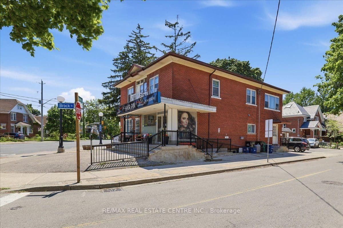 744 Queen Street S thumbnail 3