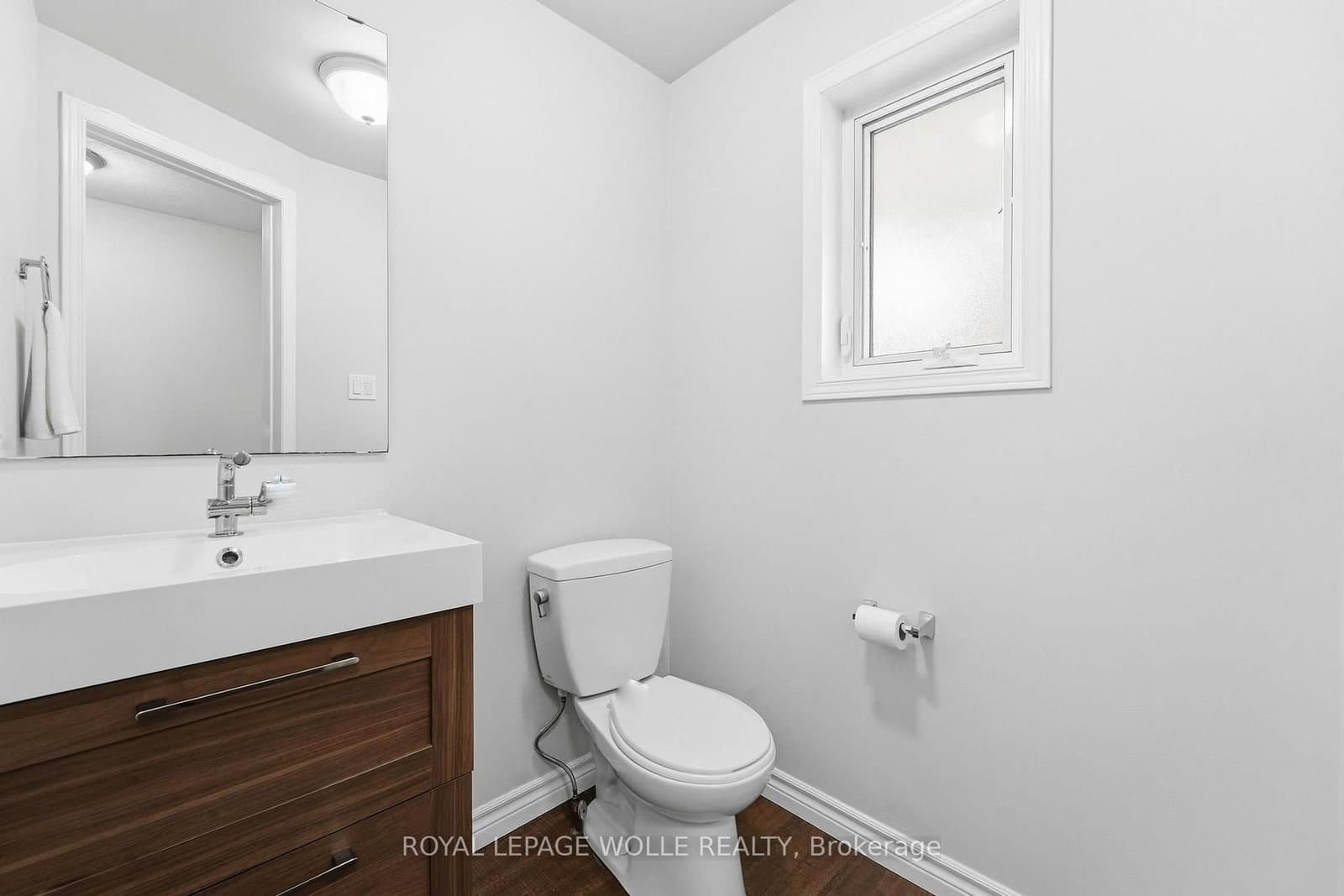 449 Exmoor Street thumbnail 14