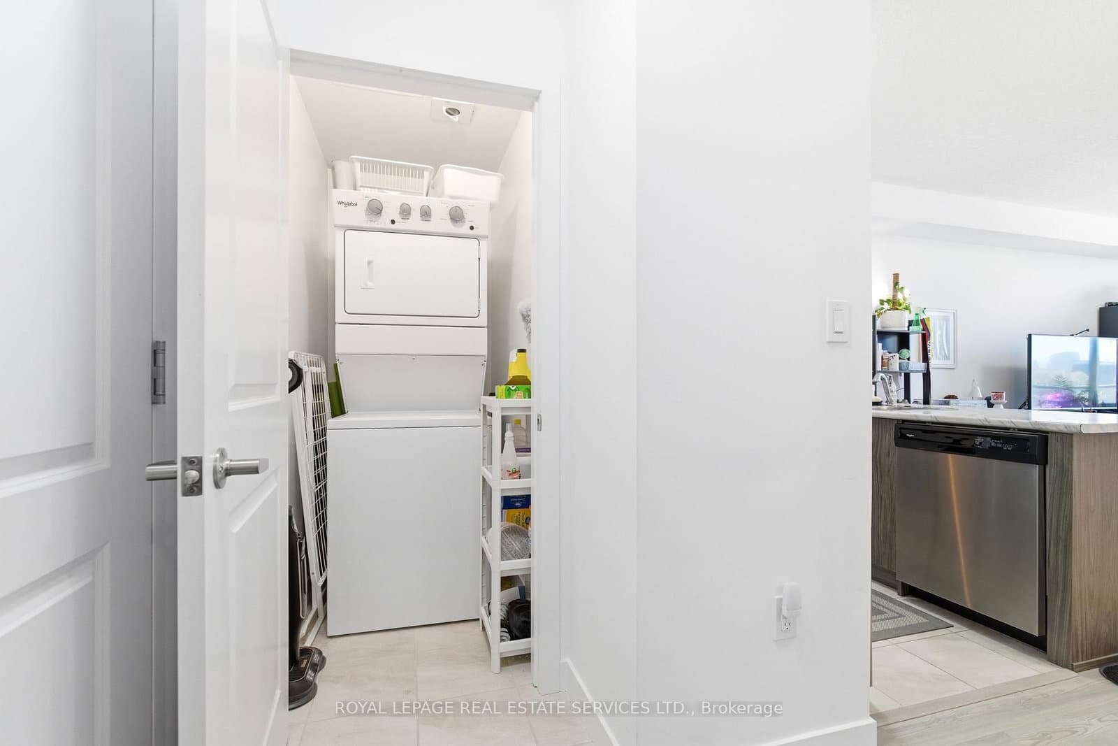 460 Dundas Street E, Unit 221 thumbnail 11