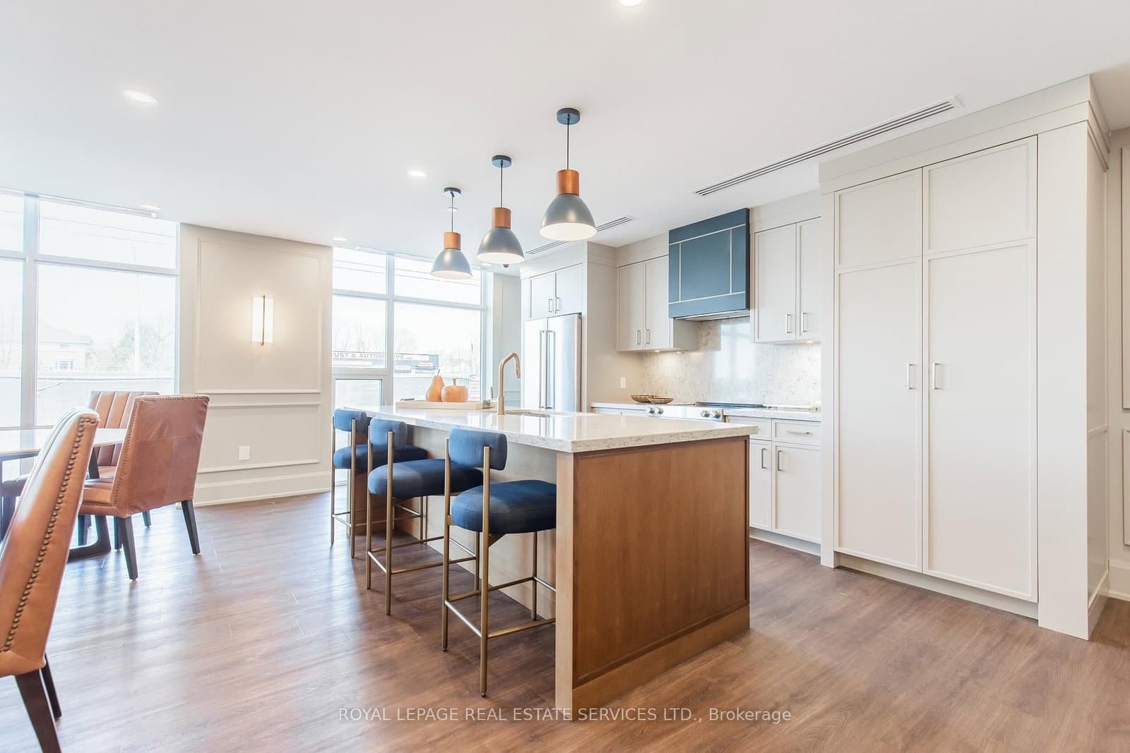 460 Dundas Street E, Unit 221 thumbnail 16
