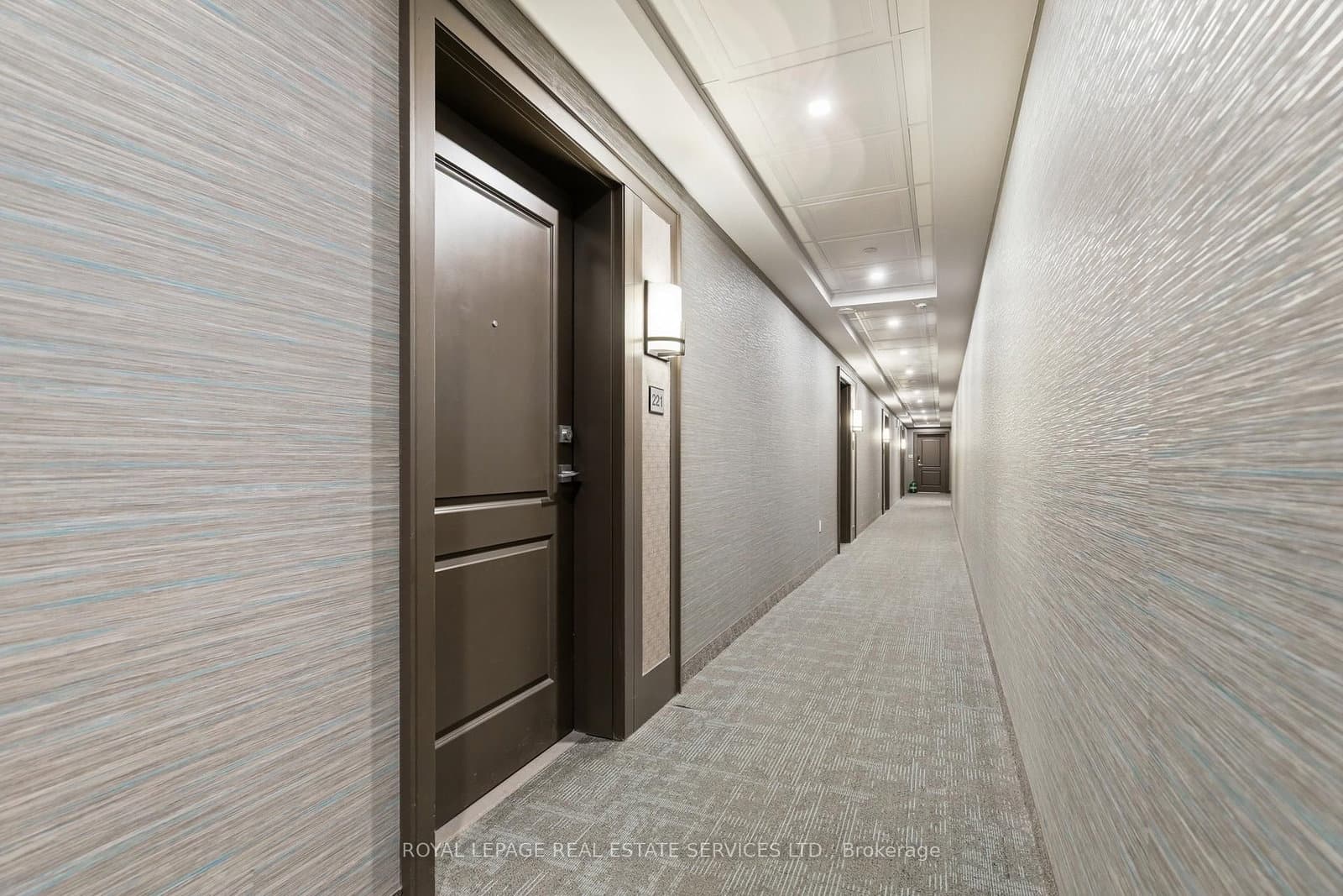 460 Dundas Street E, Unit 221 thumbnail 3