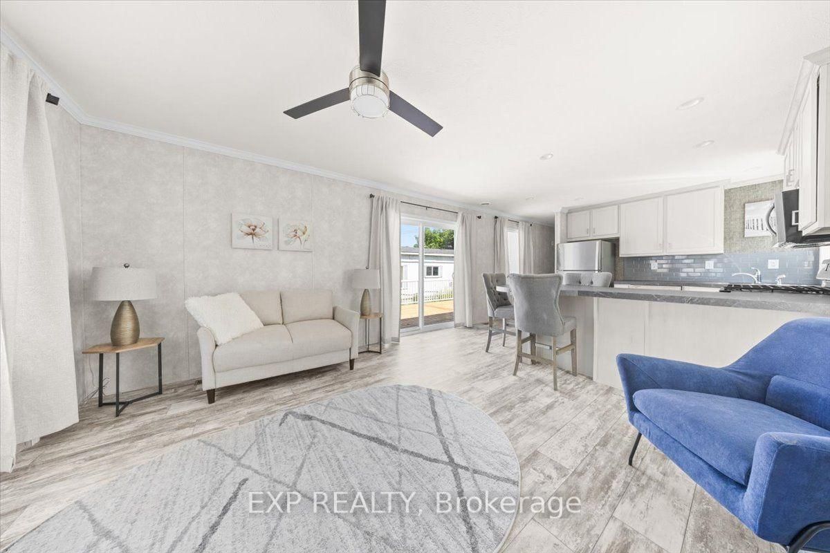 35 Vanier Road thumbnail 19