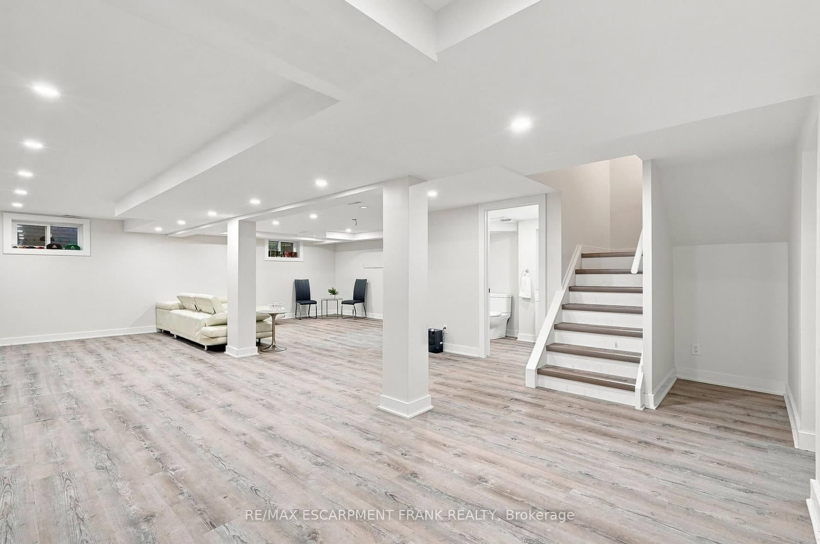 110 Old Ancaster Road thumbnail 65