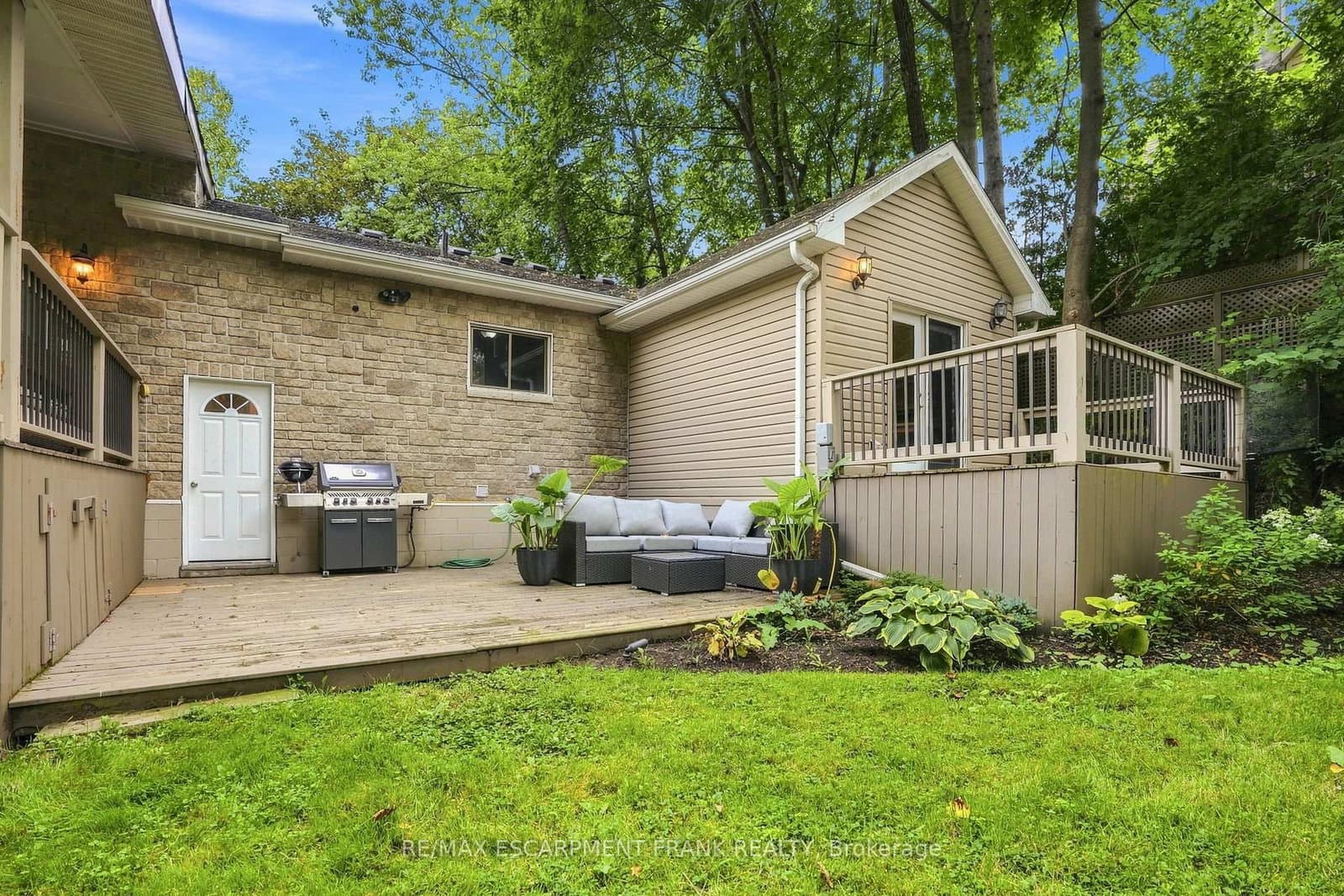 110 Old Ancaster Road thumbnail 91