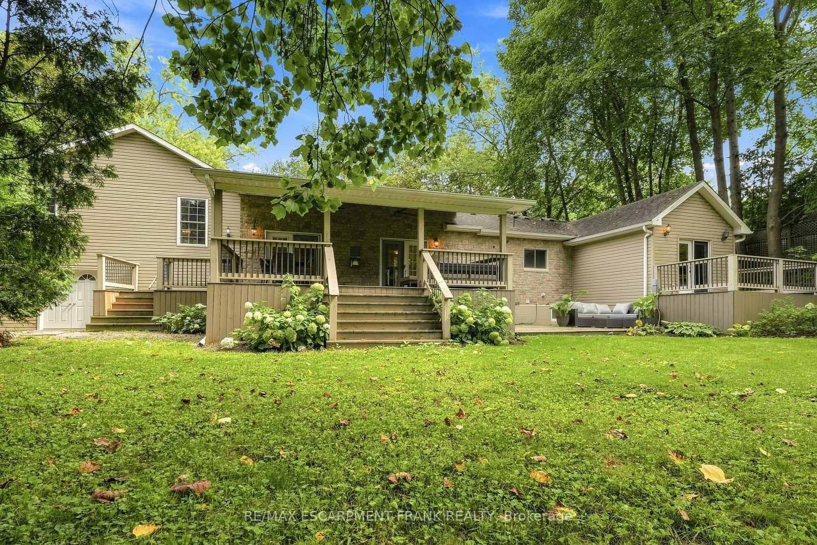 110 Old Ancaster Road thumbnail 94