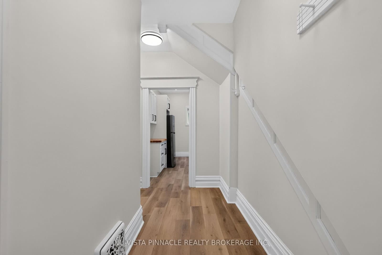 631 Peel Street thumbnail 10