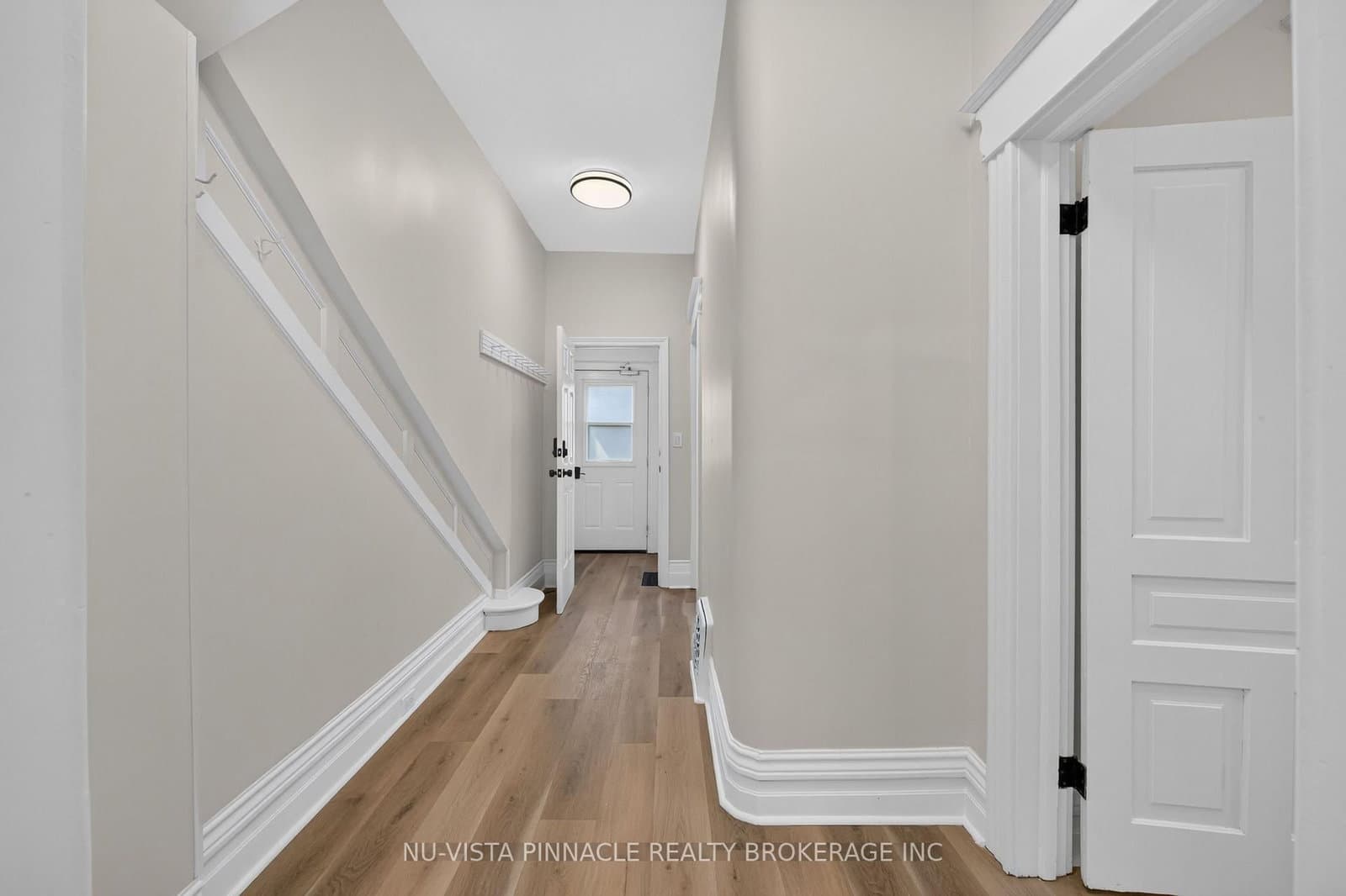 631 Peel Street thumbnail 11