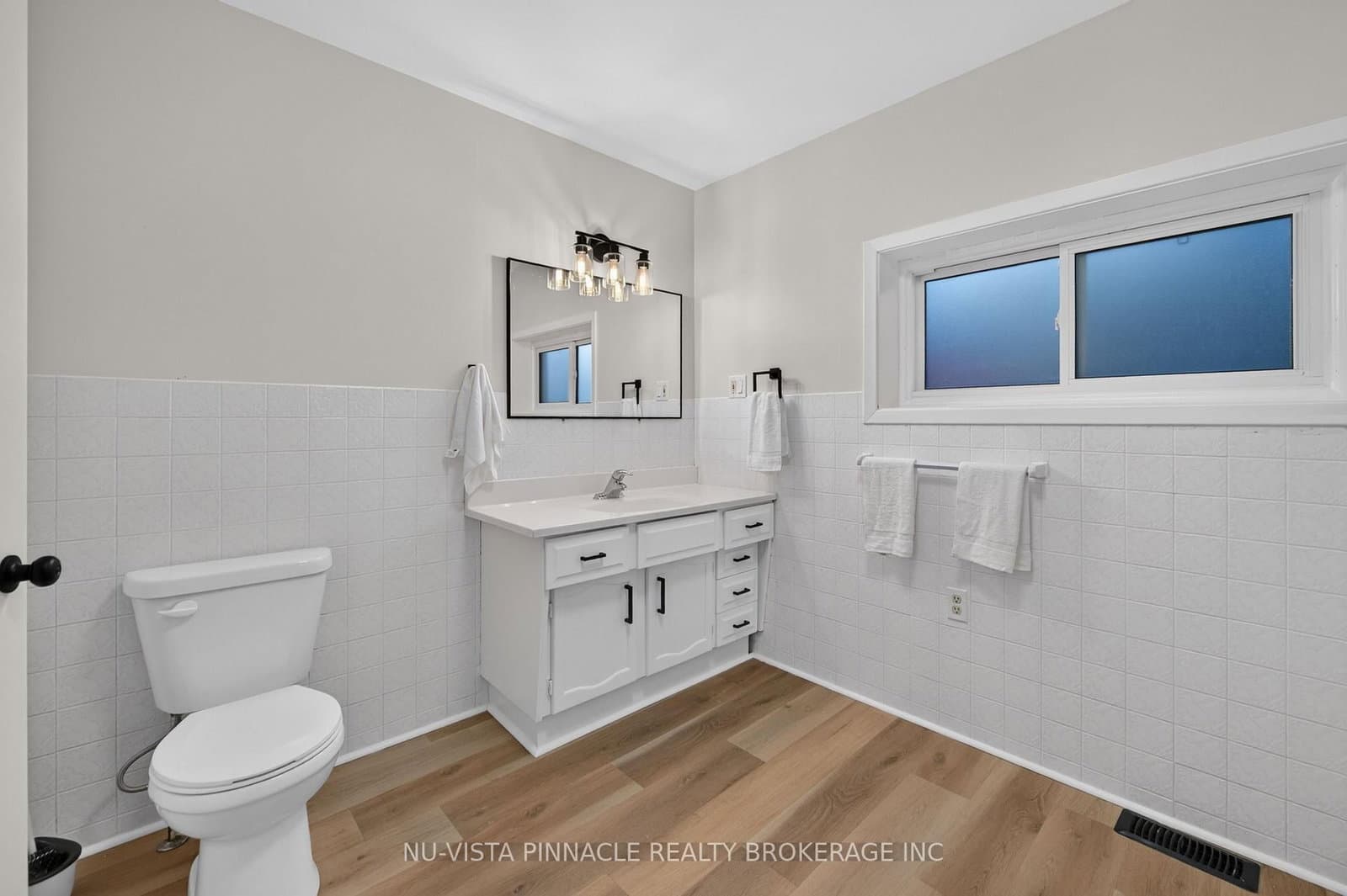 631 Peel Street thumbnail 23