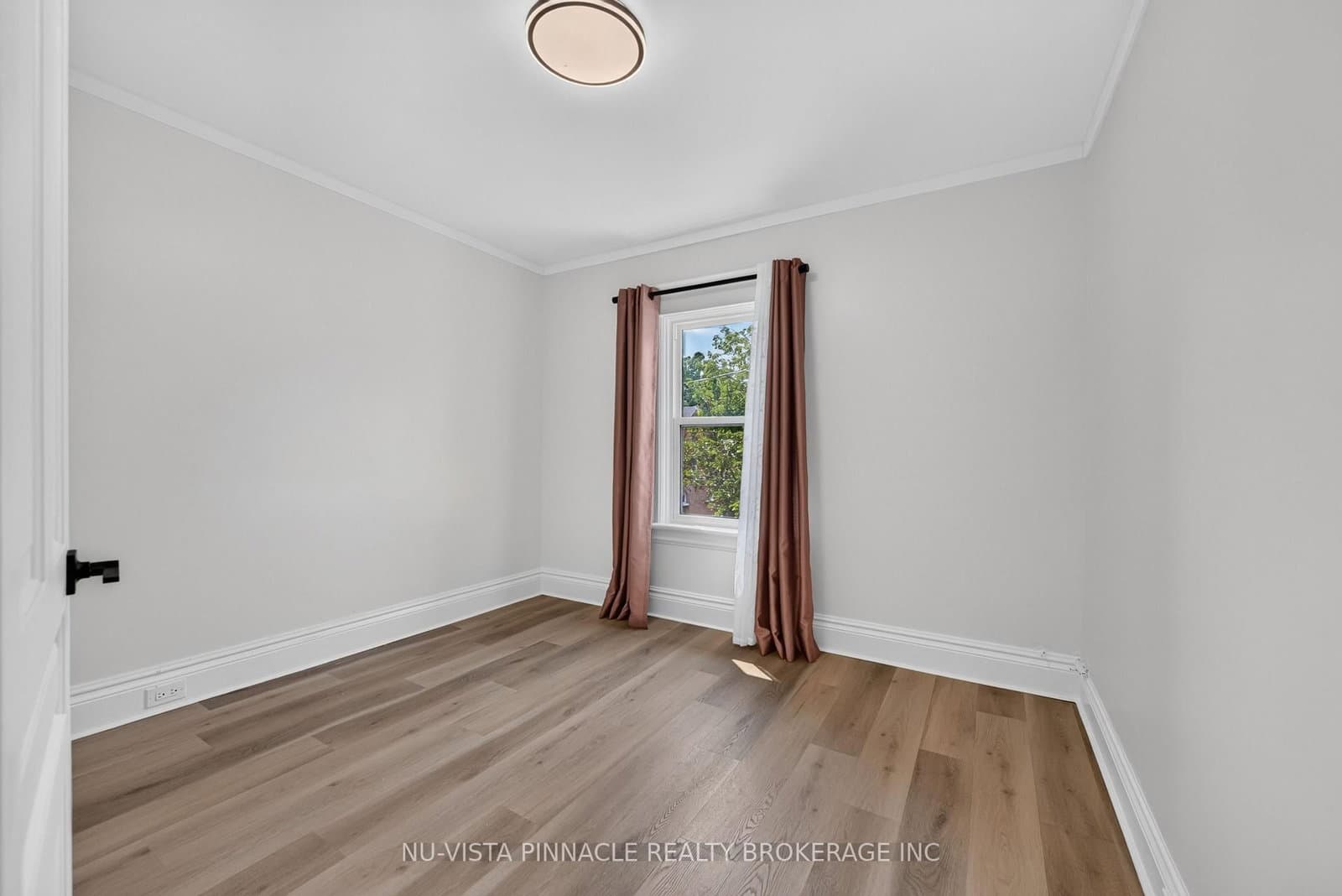 631 Peel Street thumbnail 29