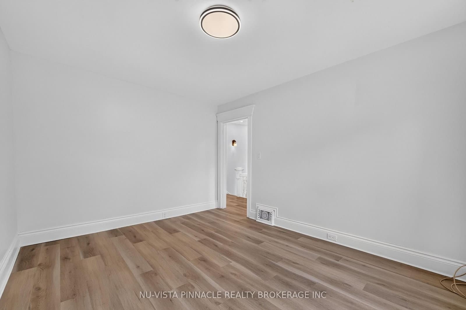 631 Peel Street thumbnail 33