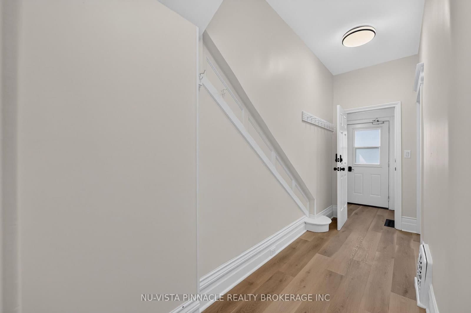 631 Peel Street thumbnail 6