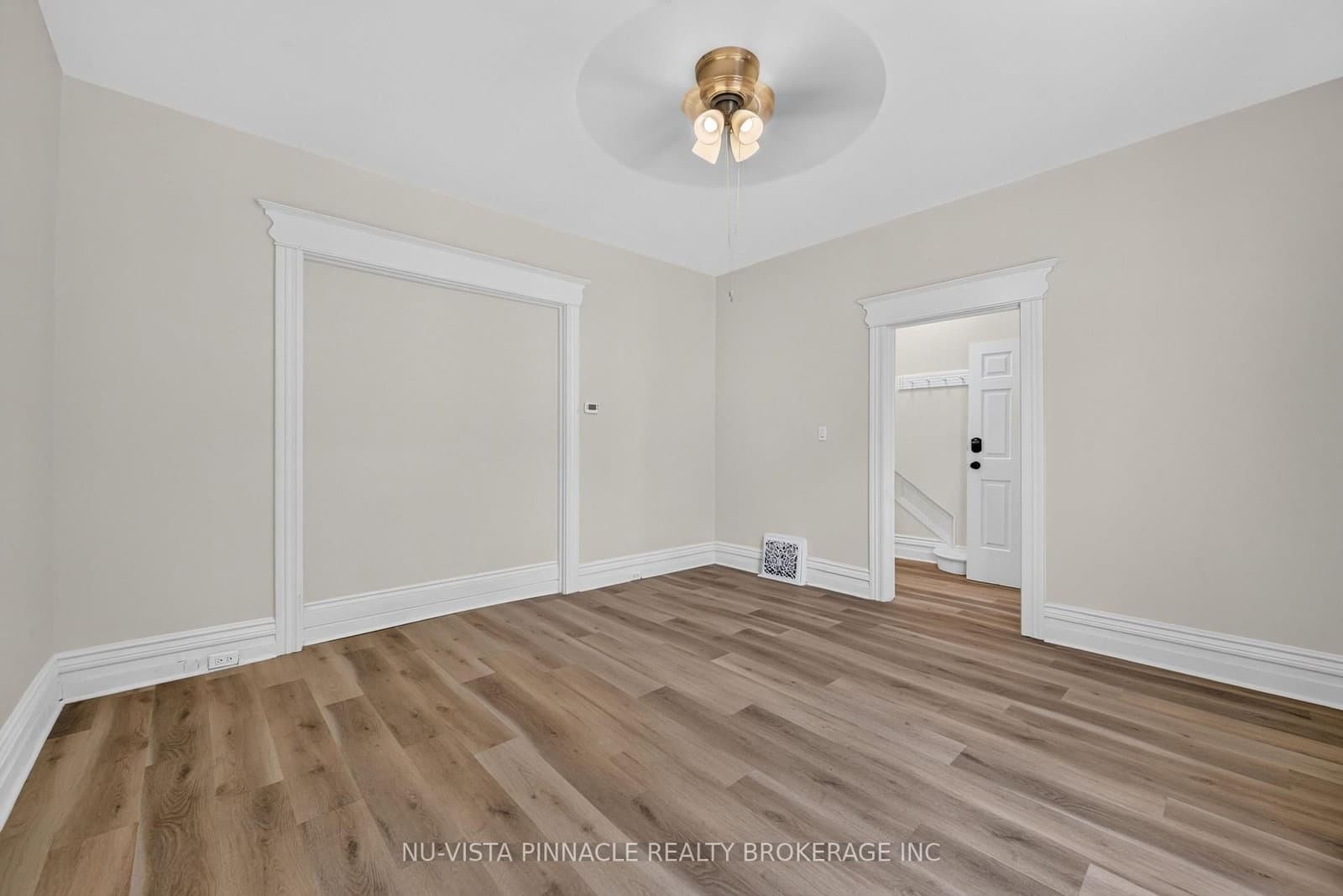 631 Peel Street thumbnail 9