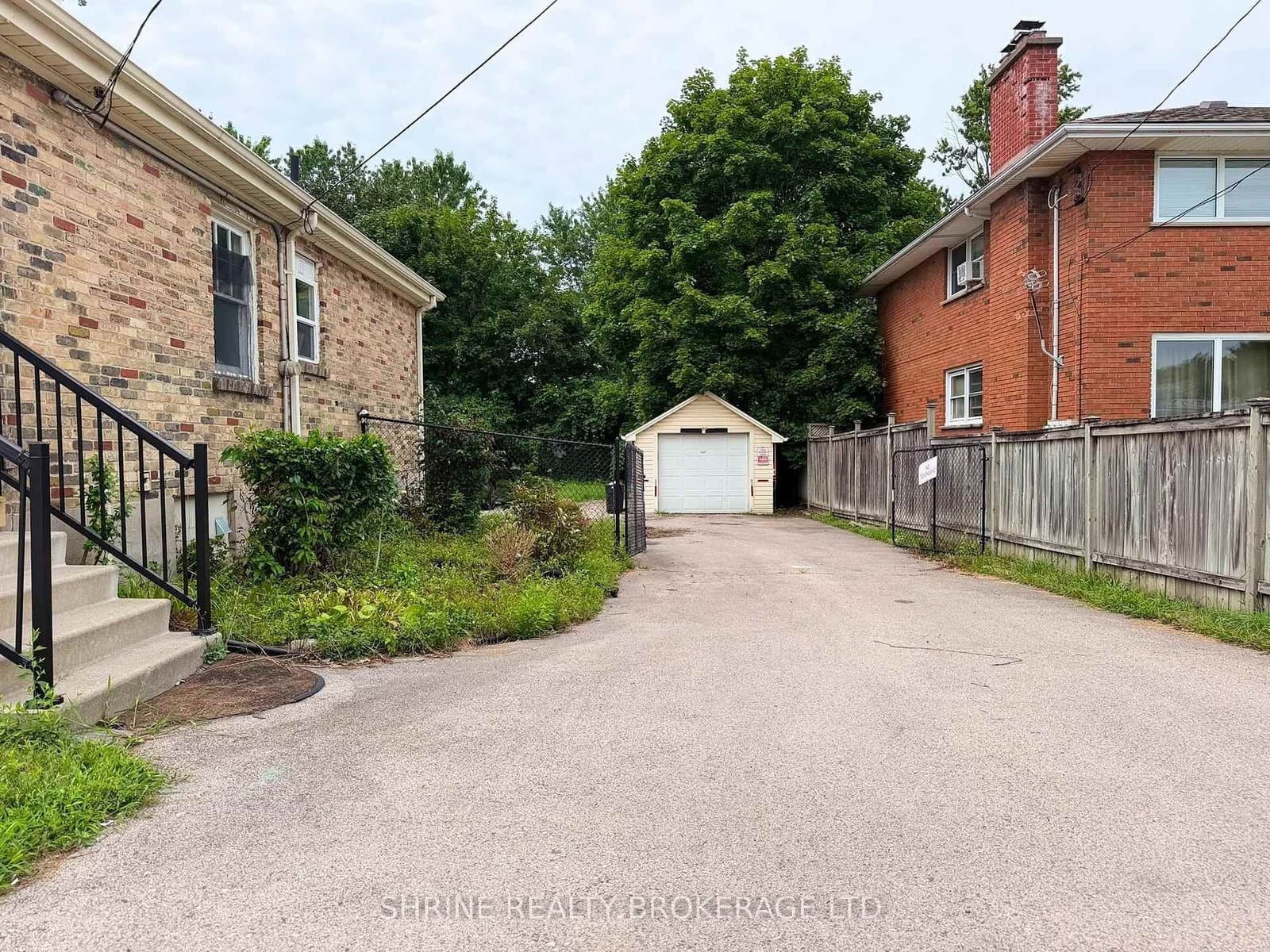 367 Springbank Drive thumbnail 2