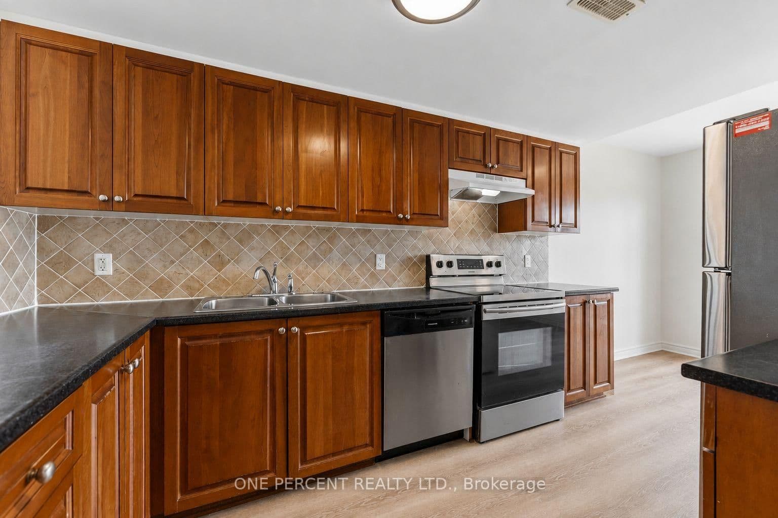 610 LAKERIDGE Drive thumbnail 11