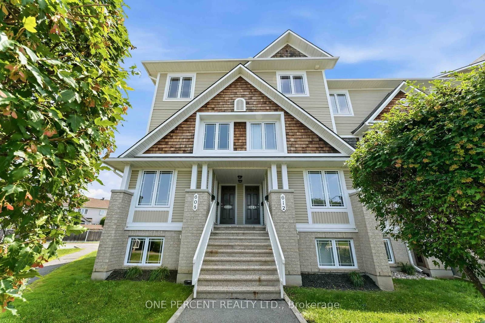 610 LAKERIDGE Drive thumbnail 2