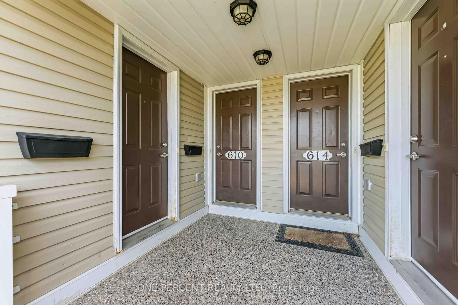 610 LAKERIDGE Drive thumbnail 3