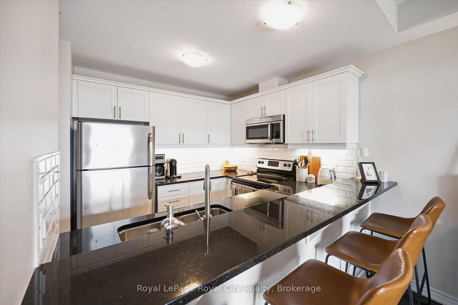 2 Colonial Drive, Unit 403 thumbnail 6