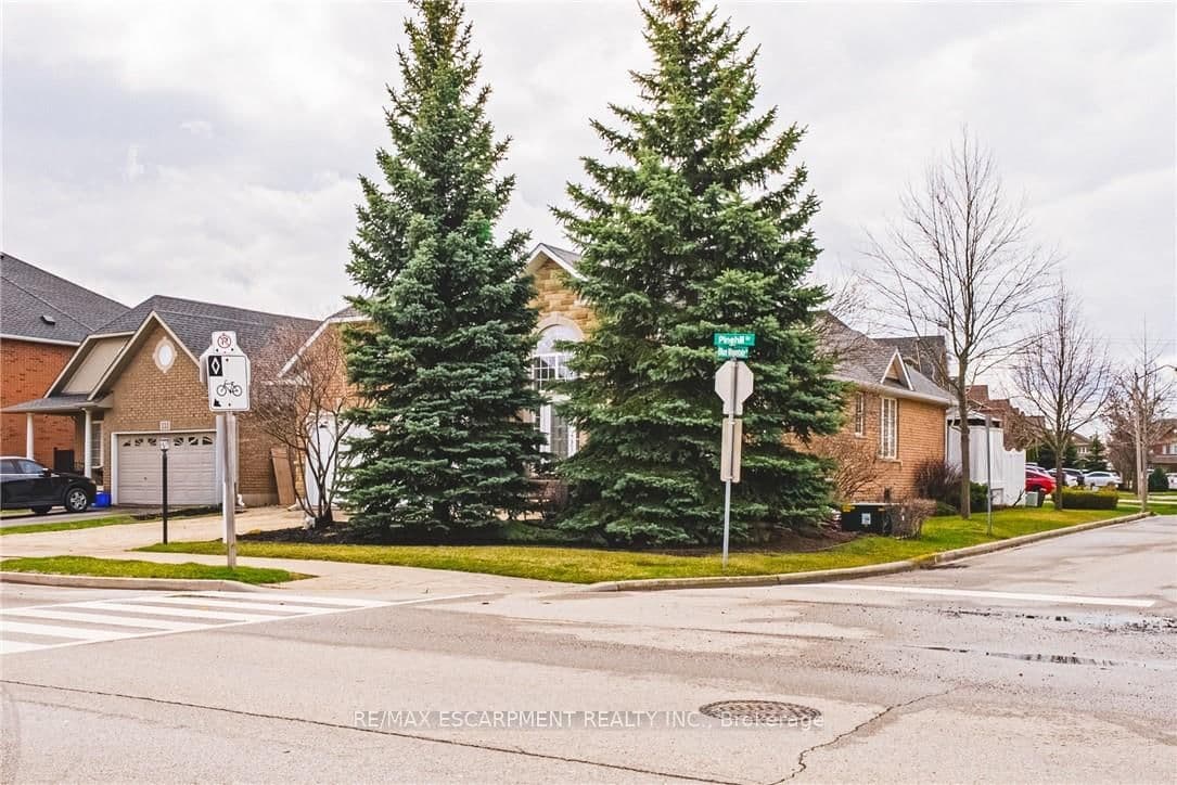 137 PINEHILL Drive thumbnail 4