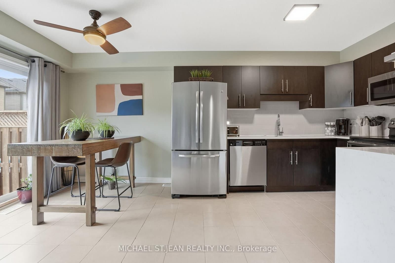 192 Winterberry Boulevard thumbnail 13