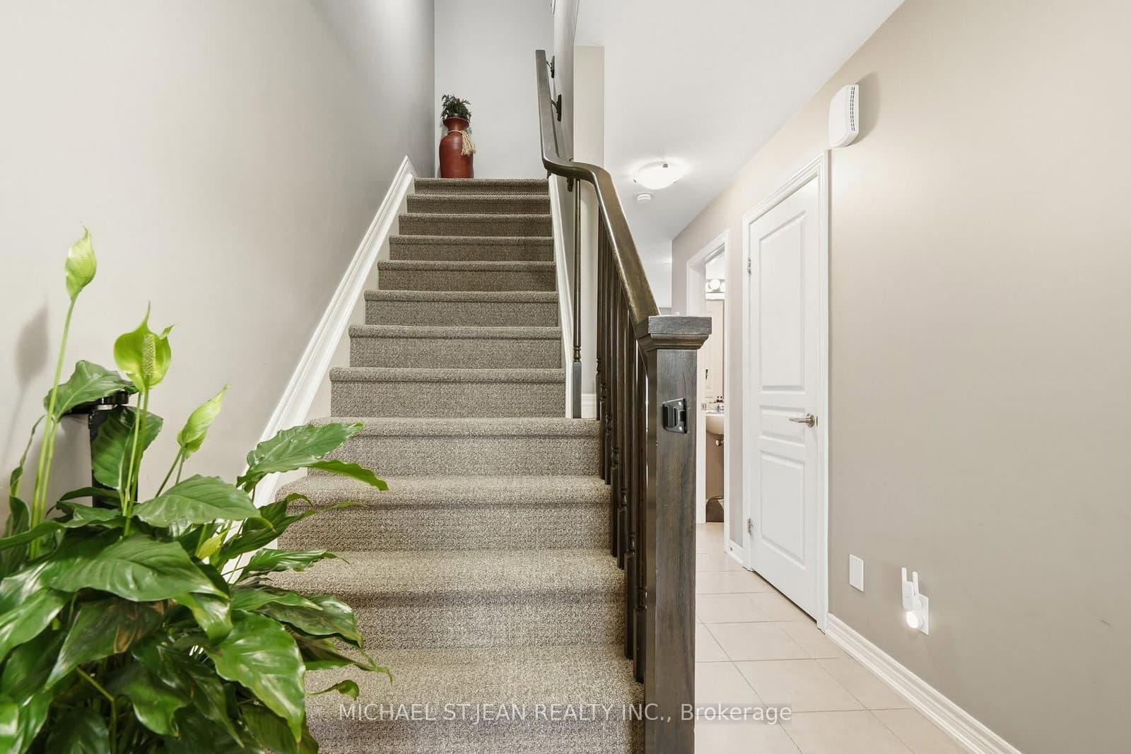 192 Winterberry Boulevard thumbnail 17