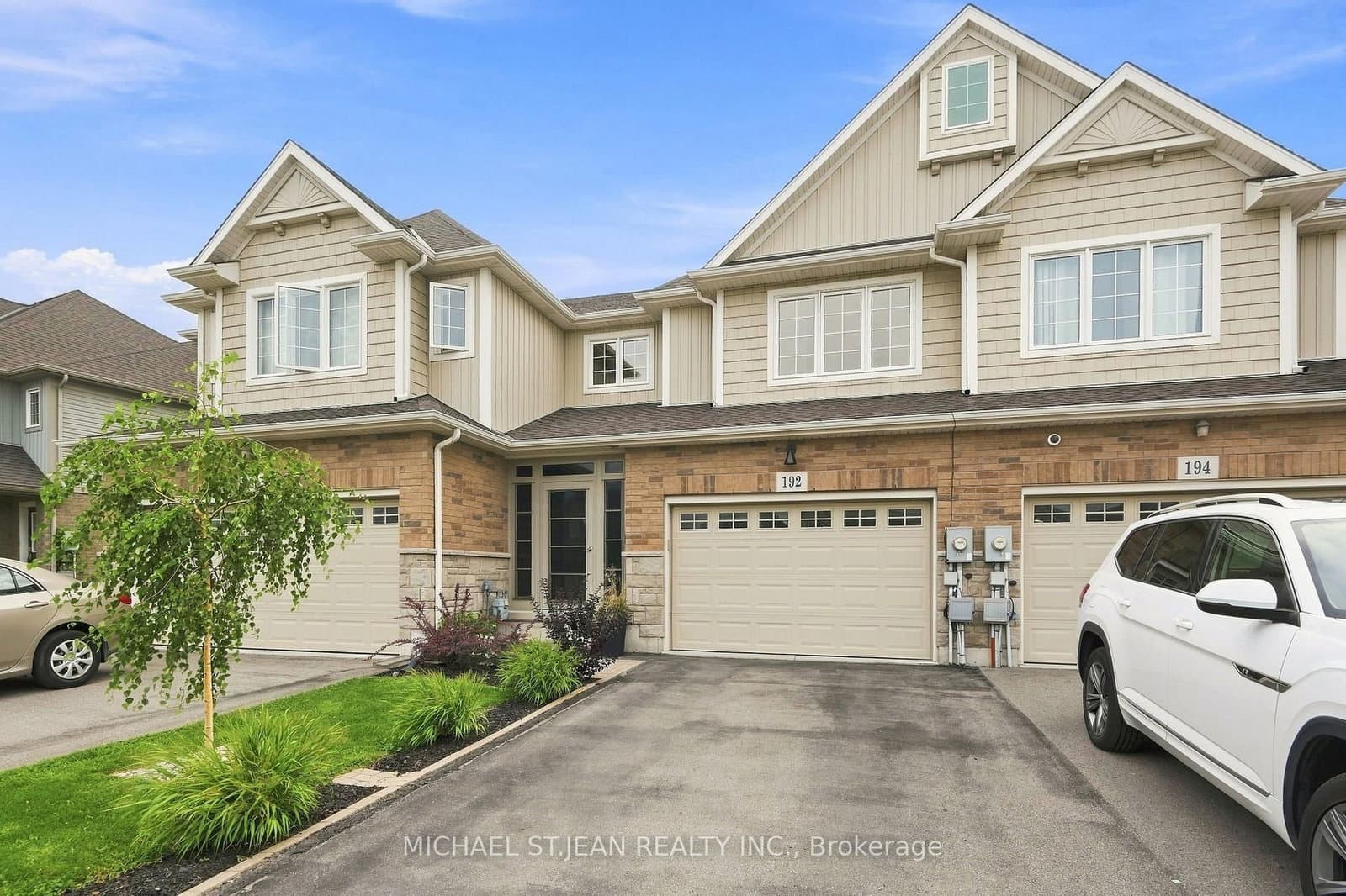 192 Winterberry Boulevard thumbnail 3
