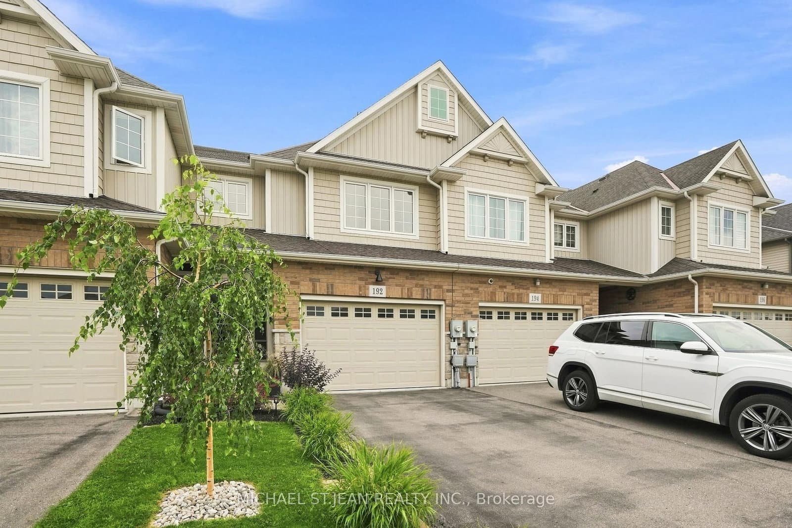 192 Winterberry Boulevard thumbnail 4