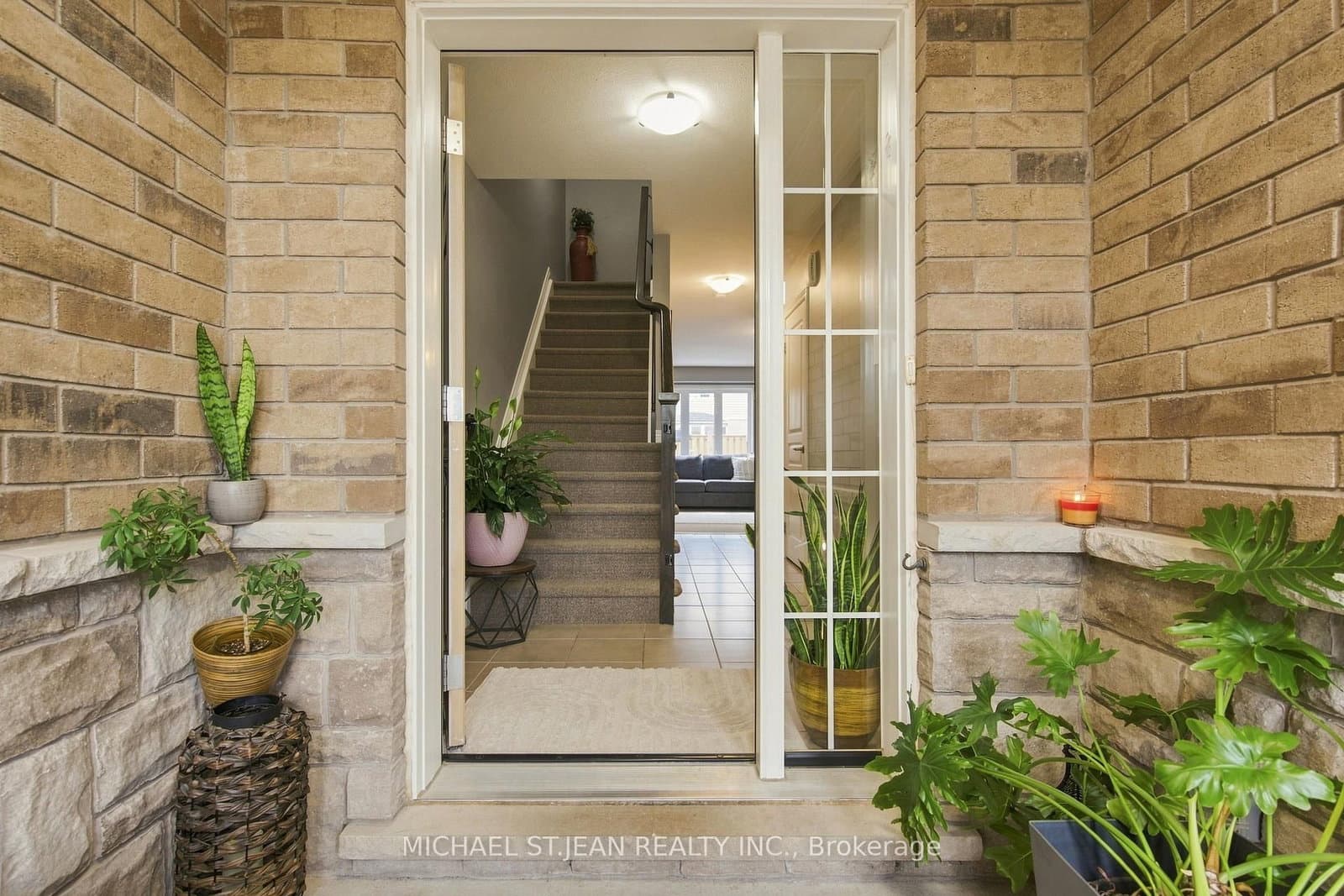 192 Winterberry Boulevard thumbnail 6