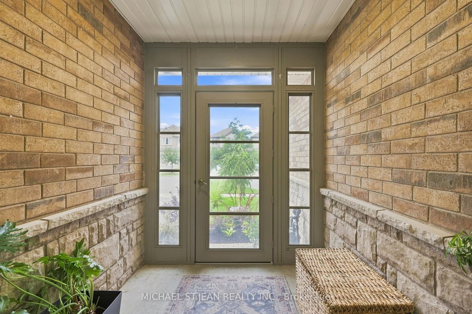 192 Winterberry Boulevard thumbnail 7