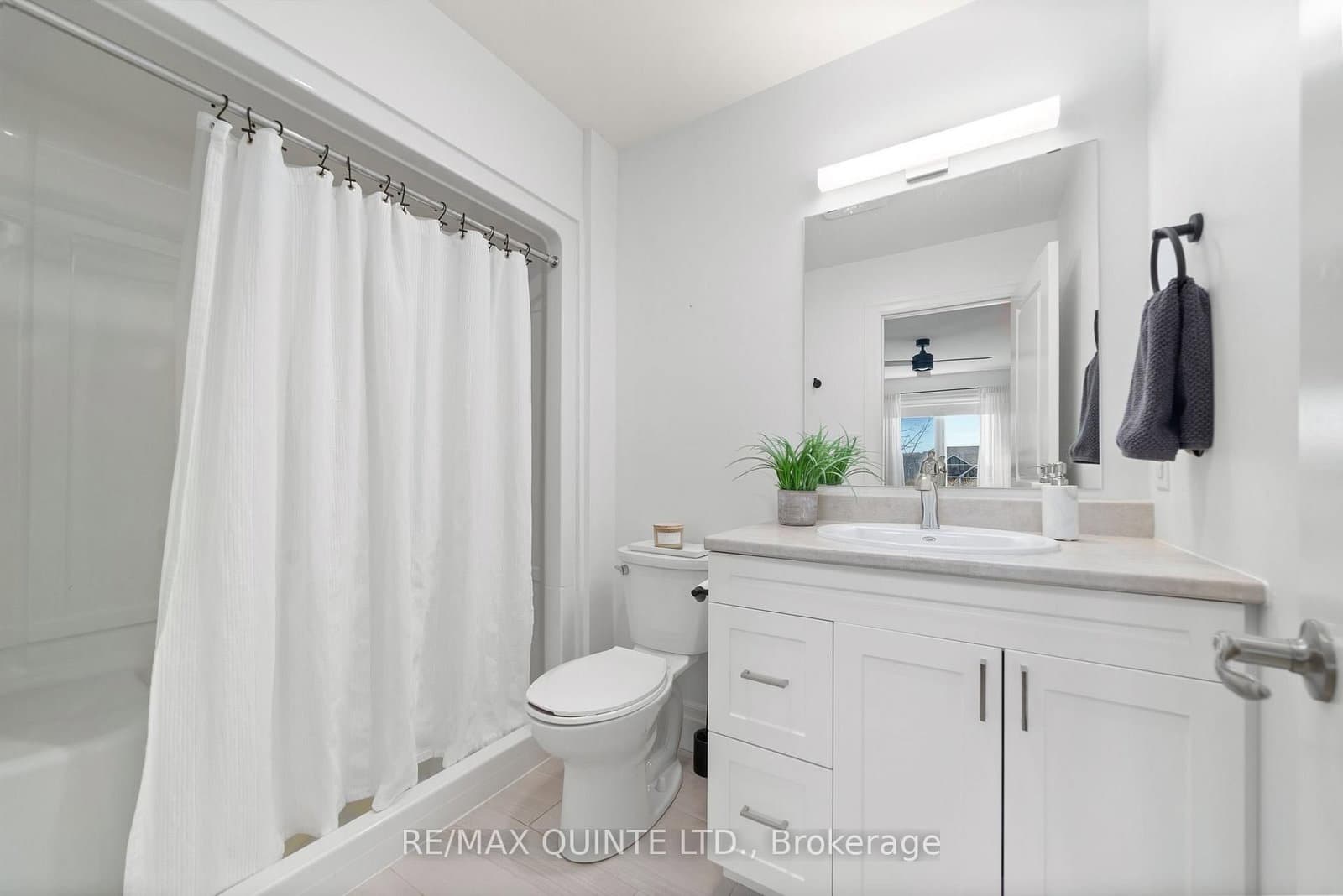 36 Campbell Crescent thumbnail 15