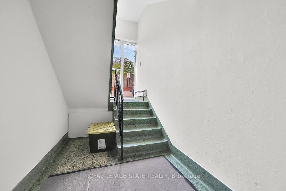 9 Grant Boulevard, Unit 107 thumbnail 31