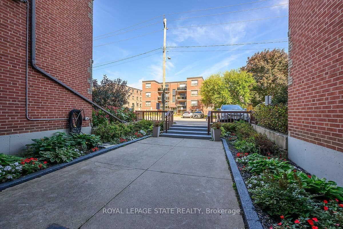 9 Grant Boulevard, Unit 107 thumbnail 32