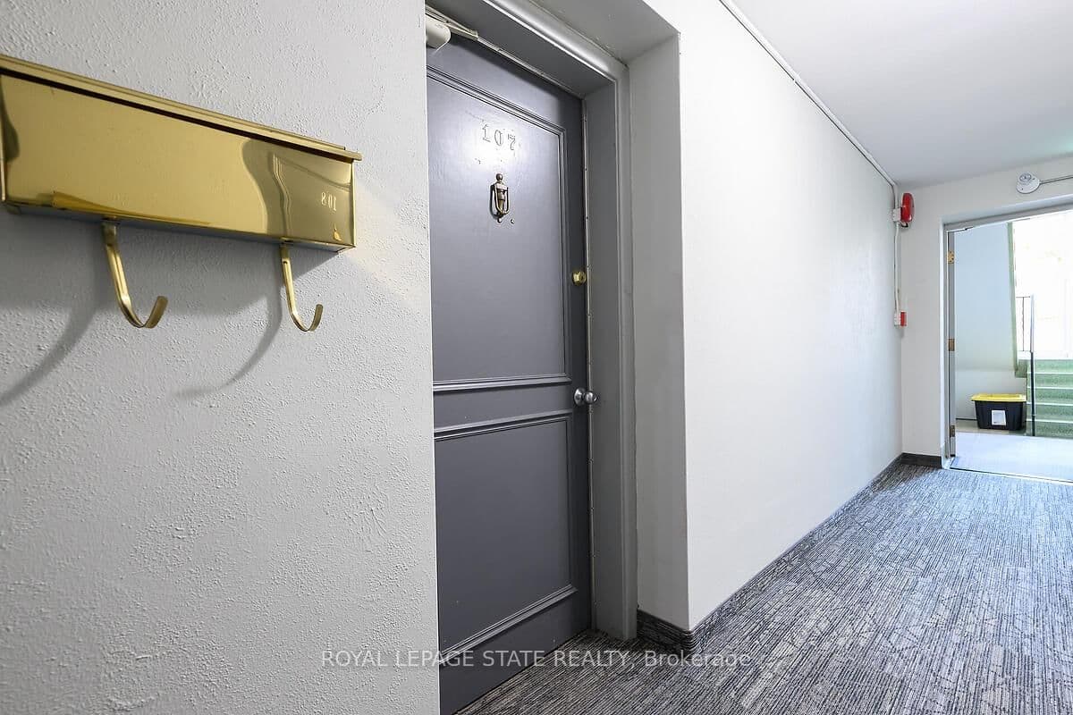 9 Grant Boulevard, Unit 107 thumbnail 5