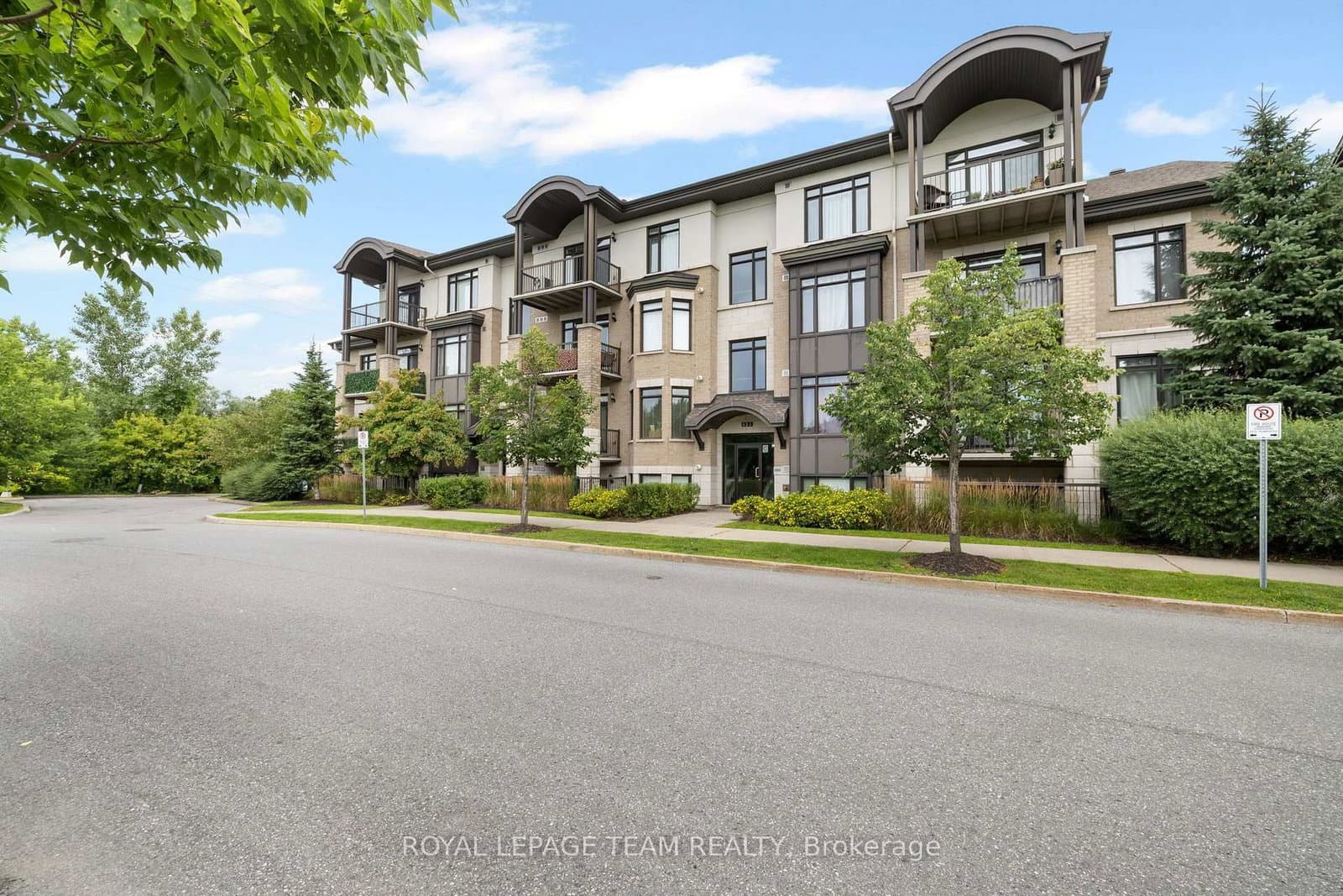 655 Beauparc Private, Unit 104 thumbnail 3